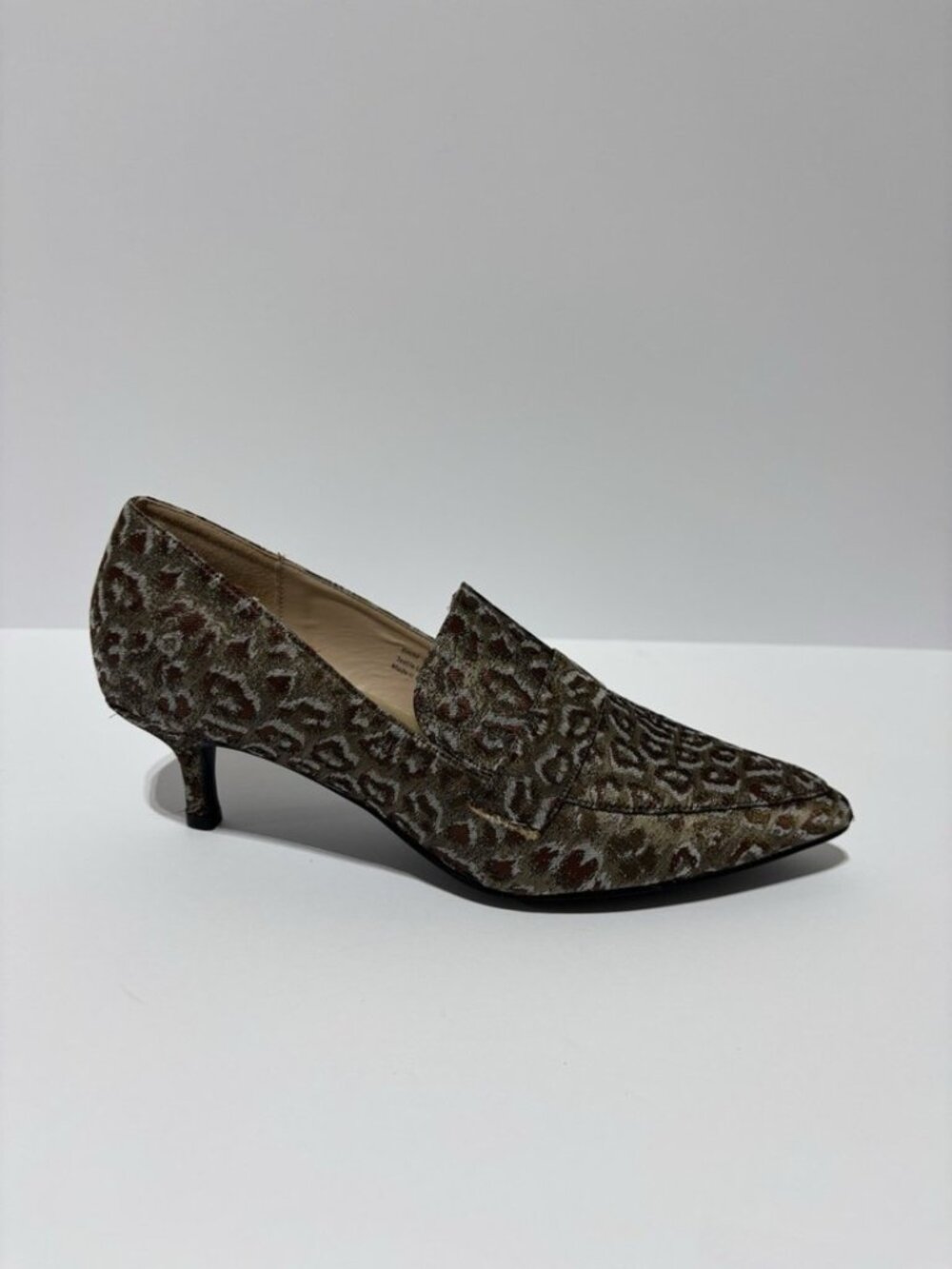 Bellini Women’s Brim Gold Multi Pumps, Size 9.5 M